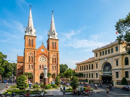Notre-Dame and Post Office