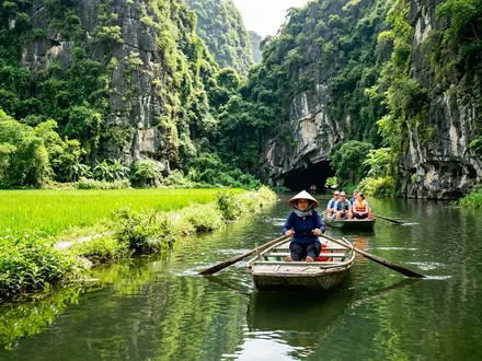 Ninh Binh Sampan Ride