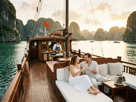 Private Junk on Ha Long Bay