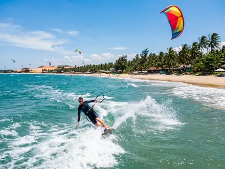 Kitesurfing